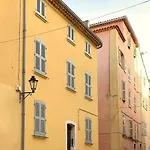 Originelle Maisonettewohnung Im Historischen Zentrum By Interhome 아파트 쎙뜨호뻬