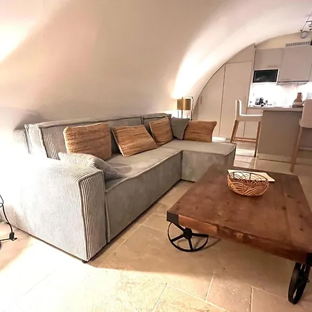 Originelle Maisonettewohnung Im Historischen Zentrum By Interhome 아파트 *